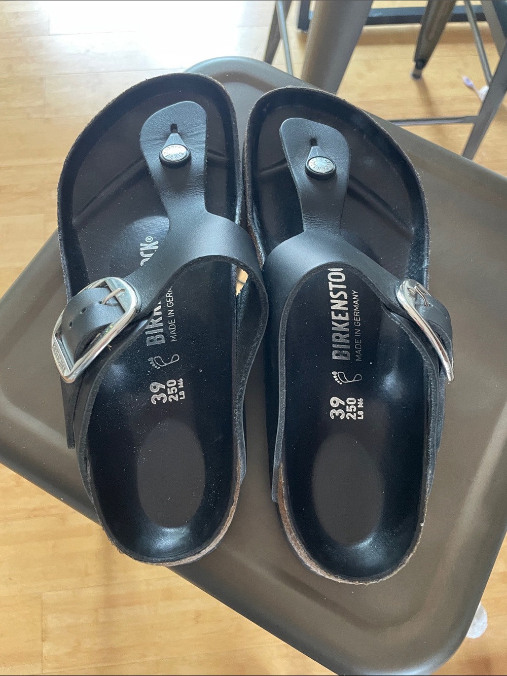 Birkenstock Women’s Black Thong Sandals with Adjustable Buckle.  Size 8.5 (39)